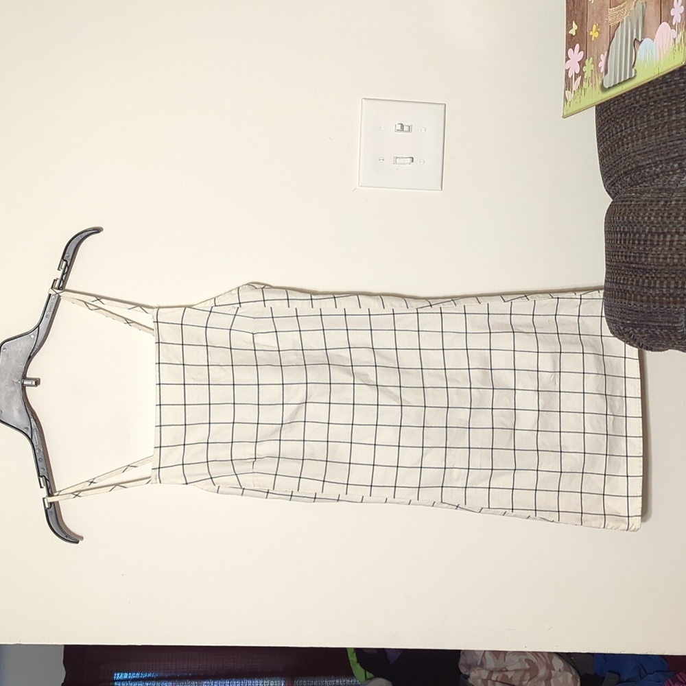 Urban renewal woman's dress size medium White And Black